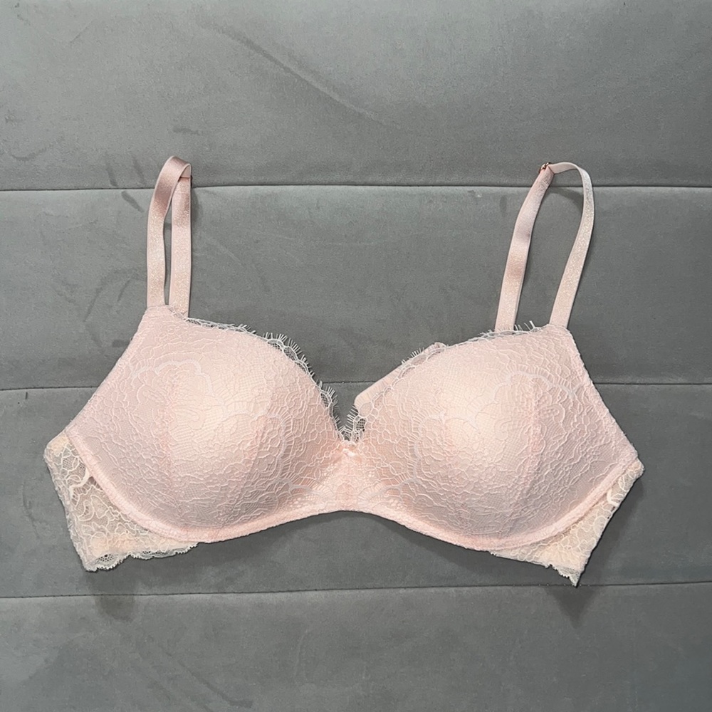 NEVER WORN Victorias Secret bra